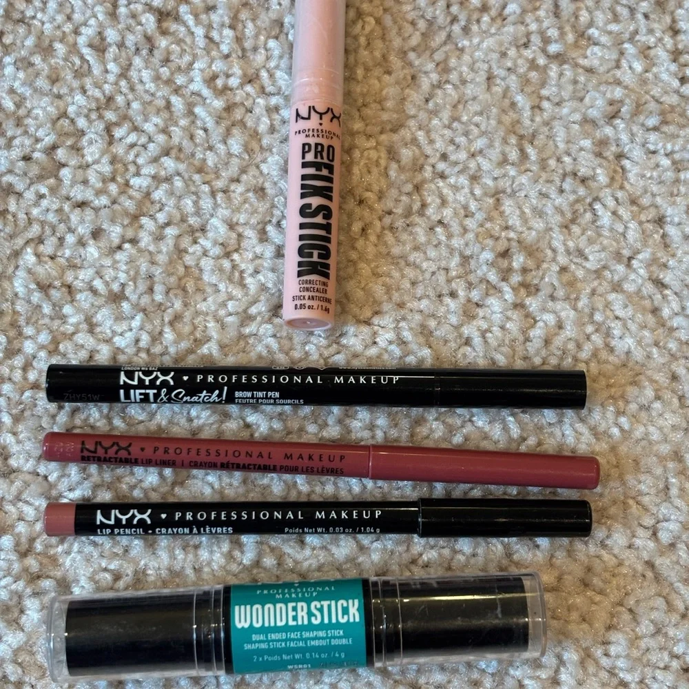 NYX Lip Liner and contour Stick Collection